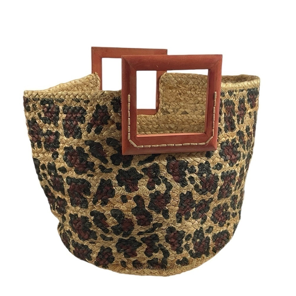 Stylish Alba Jute Tote Bag with Wooden Handles Leopard Print - Picture 3 of 16